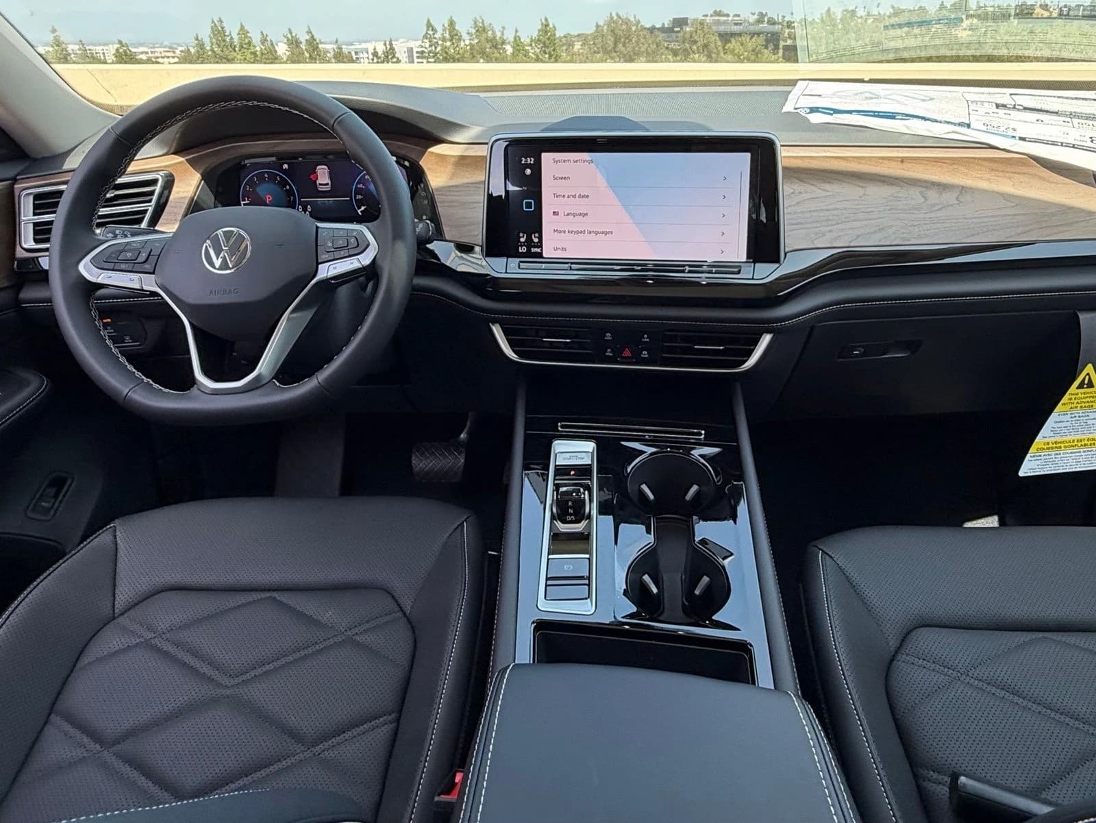Volkswagen Atlas 2.0T SE w/Technology FWD 2026 — side view