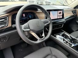 Volkswagen Atlas 2.0T SE w/Technology FWD 2026 — side view