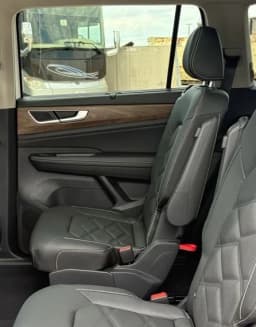 Volkswagen Atlas 2.0T SE w/Technology FWD 2026 — side view