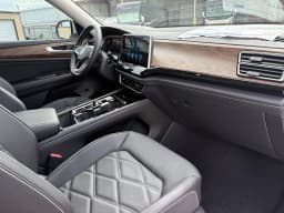 Volkswagen Atlas 2.0T SE w/Technology FWD 2026 — side view