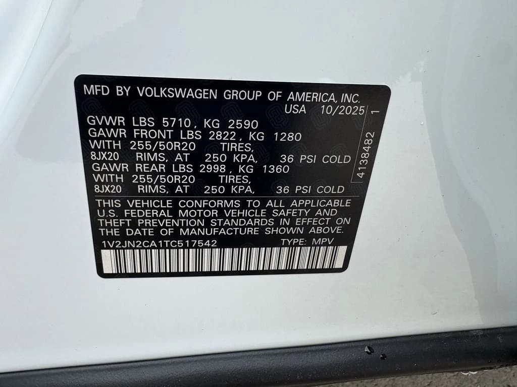 Volkswagen Atlas 2.0T SE w/Technology FWD 2026 — side view