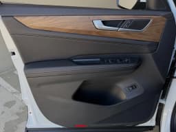 Volkswagen Atlas 2.0T SE w/Technology FWD 2026 — side view