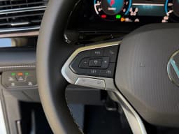Volkswagen Atlas 2.0T SE w/Technology FWD 2026 — side view