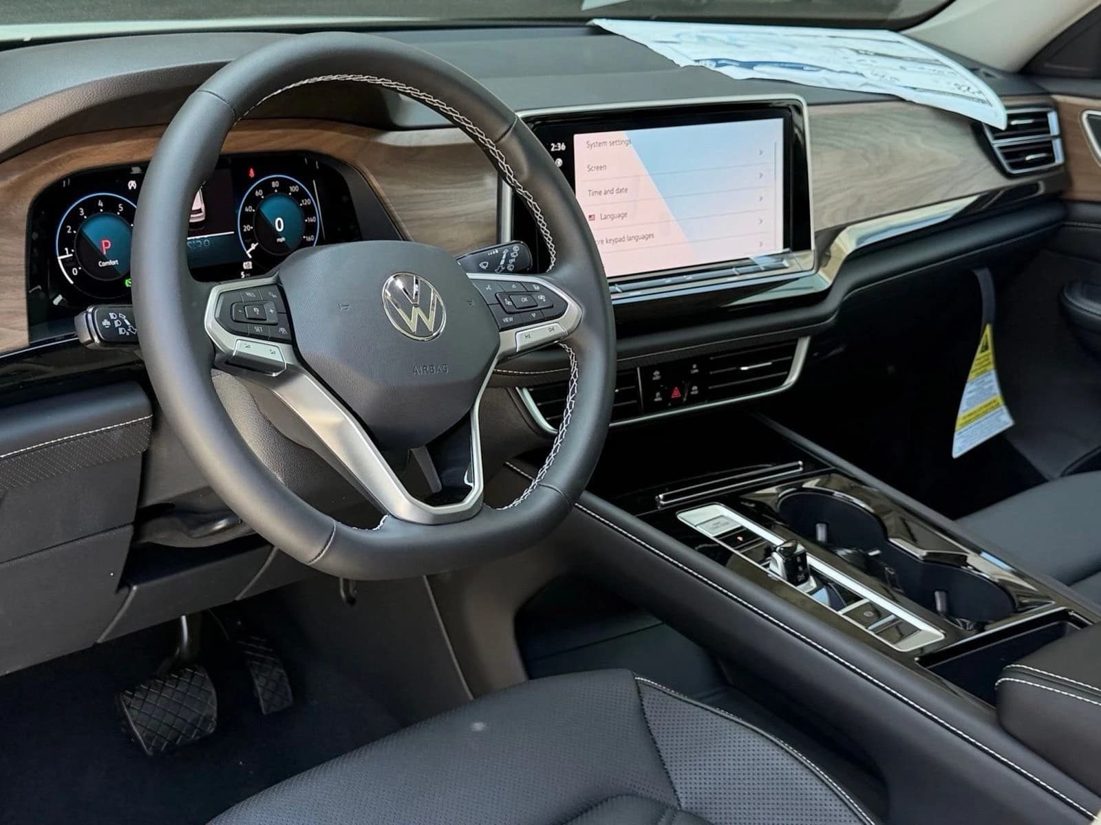 Volkswagen Atlas 2.0T SE w/Technology FWD 2026 — side view
