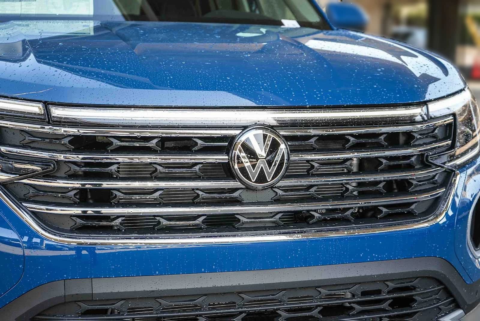 Volkswagen Atlas 2.0T SE w/Technology FWD 2026 — side view