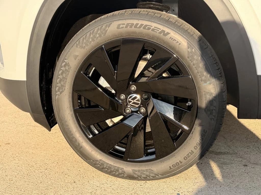 Volkswagen Atlas 2.0T SE w/Technology FWD 2026 — side view