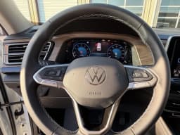 Volkswagen Atlas 2.0T SE w/Technology FWD 2026 — side view