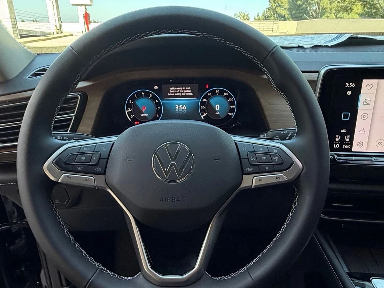 Volkswagen Atlas 2.0T SE w/Technology FWD 2026 — side view
