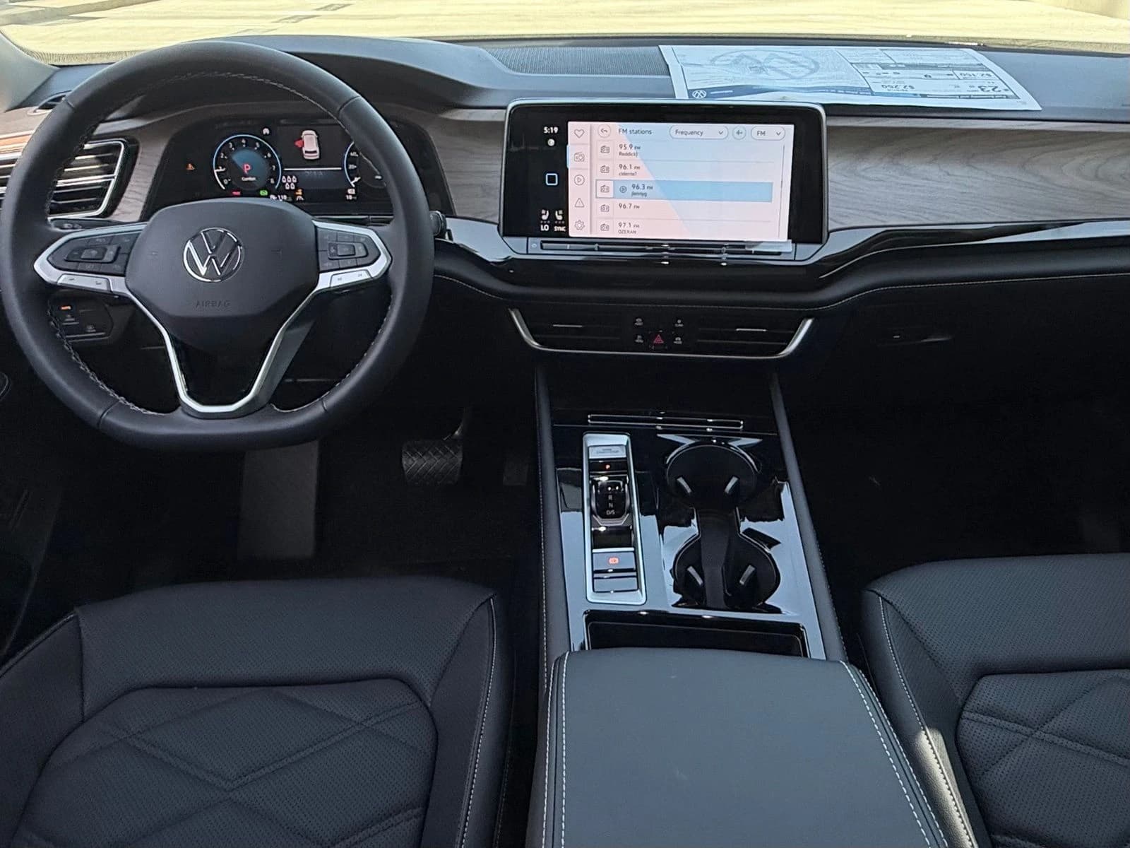 Volkswagen Atlas 2.0T SE w/Technology FWD 2026 — side view