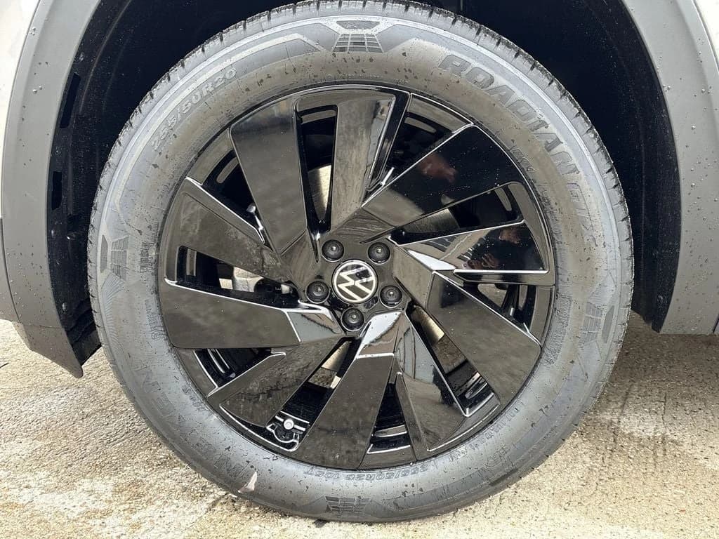 Volkswagen Atlas 2.0T SE w/Technology FWD 2026 — side view