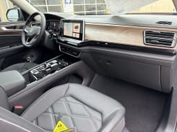 Volkswagen Atlas 2.0T SE w/Technology FWD 2026 — side view