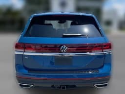 Volkswagen Atlas 2.0T SE w/Technology FWD 2026 — side view