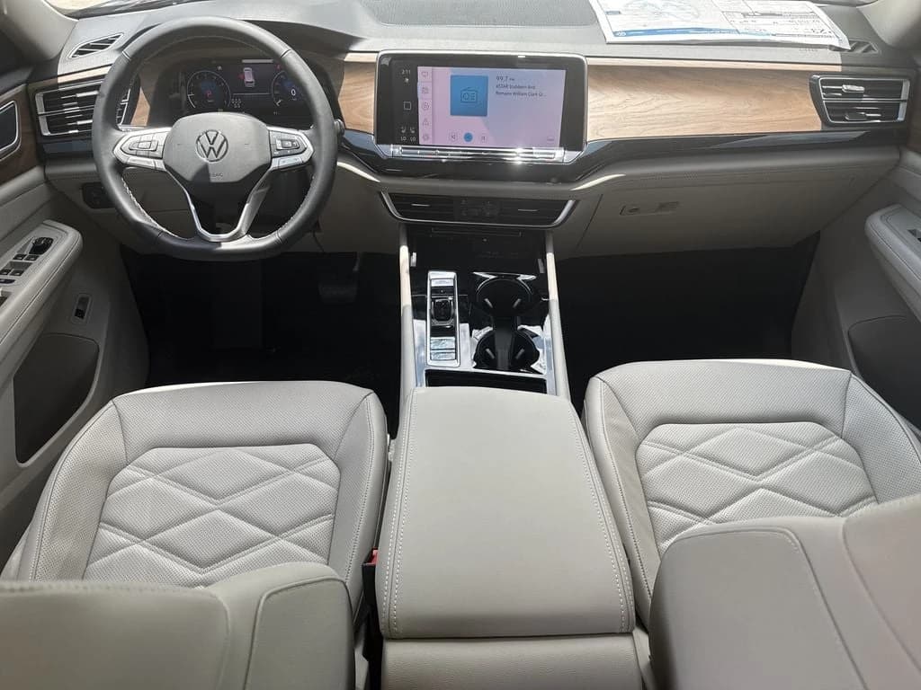Volkswagen Atlas 2.0T SE w/Technology FWD 2026 — side view
