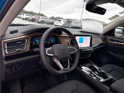 Volkswagen Atlas 2.0T SE w/Technology FWD 2025 — side view