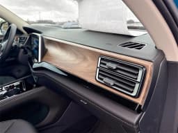 Volkswagen Atlas 2.0T SE w/Technology FWD 2025 — side view