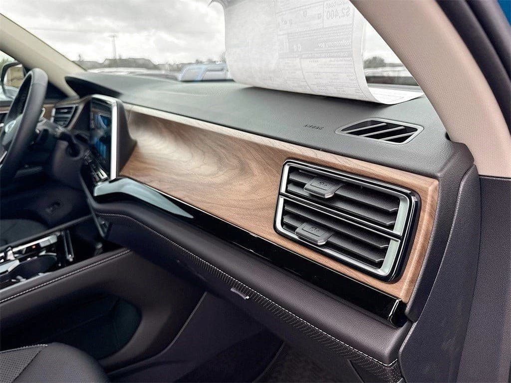 Volkswagen Atlas 2.0T SE w/Technology FWD 2025 — side view
