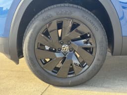 Volkswagen Atlas 2.0T SE w/Technology FWD 2025 — side view