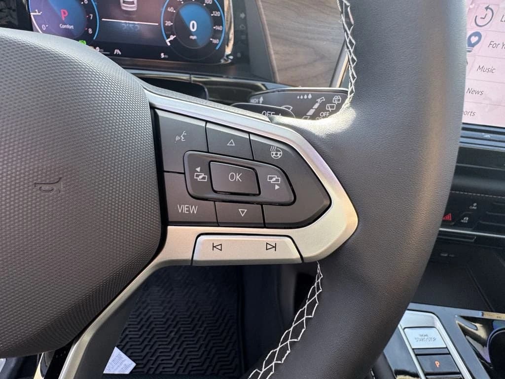 Volkswagen Atlas 2.0T SE w/Technology FWD 2025 — side view