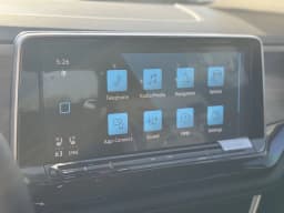 Volkswagen Atlas 2.0T SE w/Technology FWD 2025 — side view