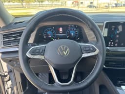 Volkswagen Atlas 2.0T SE w/Technology FWD 2025 — side view