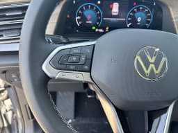 Volkswagen Atlas 2.0T SE w/Technology FWD 2025 — side view