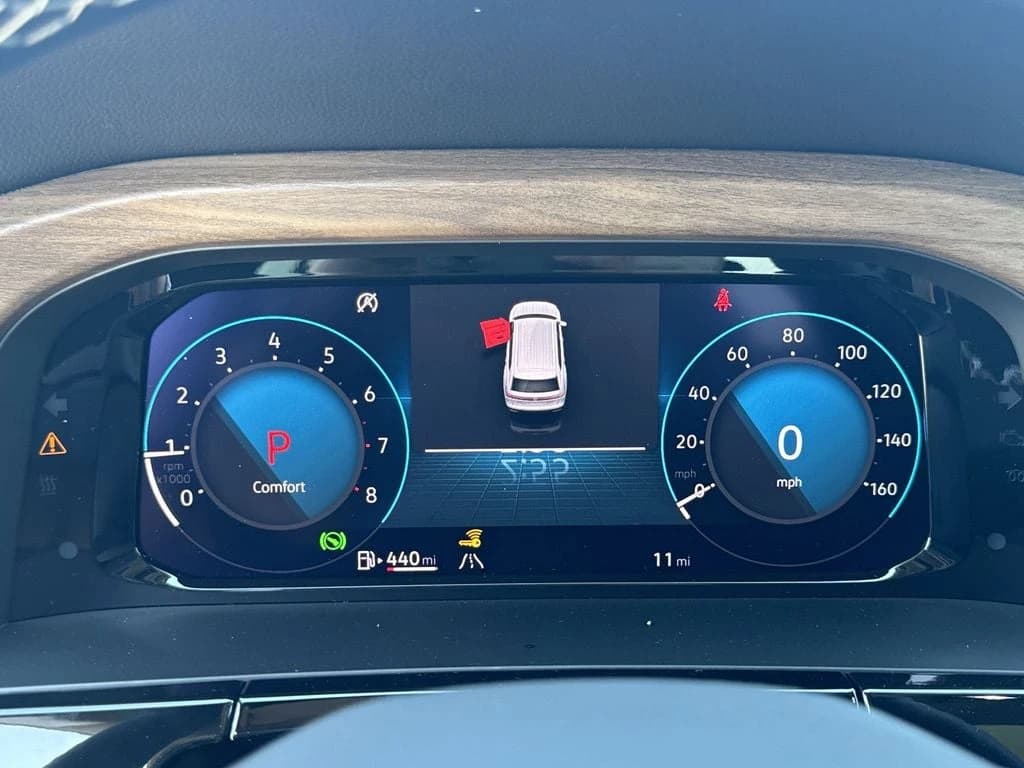 Volkswagen Atlas 2.0T SE w/Technology FWD 2025 — side view