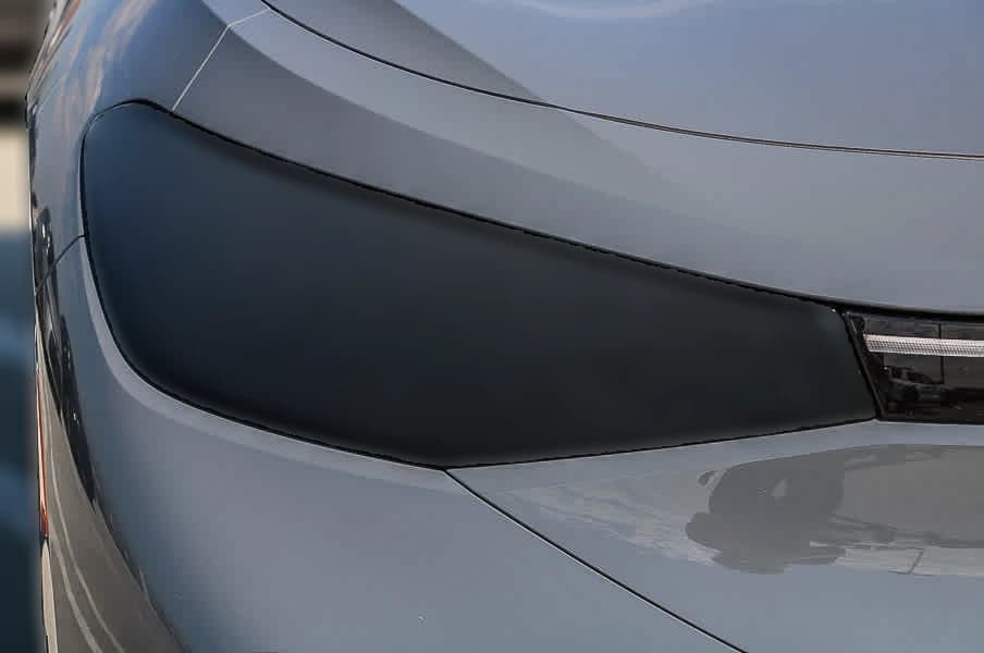 Volkswagen ID.4 Pro S Plus AWD 2025 — side view