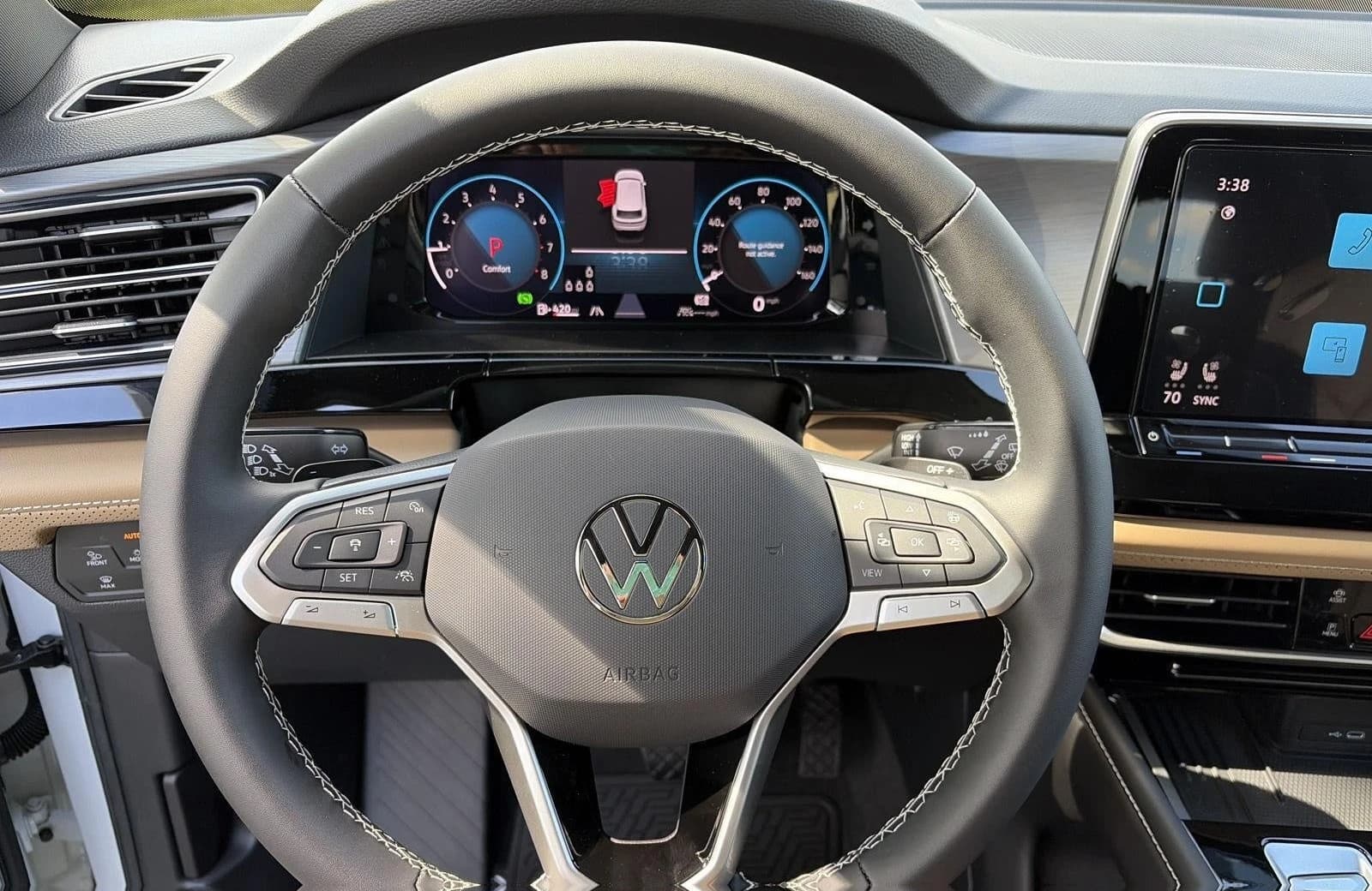 Volkswagen Atlas Cross Sport 2.0T SE w/Technology 4MOTION 2026 — side view