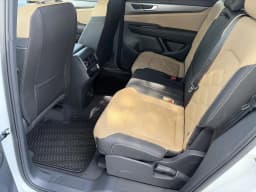 Volkswagen Atlas Cross Sport 2.0T SE w/Technology 4MOTION 2026 — side view