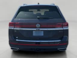Volkswagen Atlas 2.0T SE w/Technology 4MOTION 2026 — side view