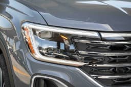 Volkswagen Atlas 2.0T SE w/Technology 4MOTION 2026 — side view