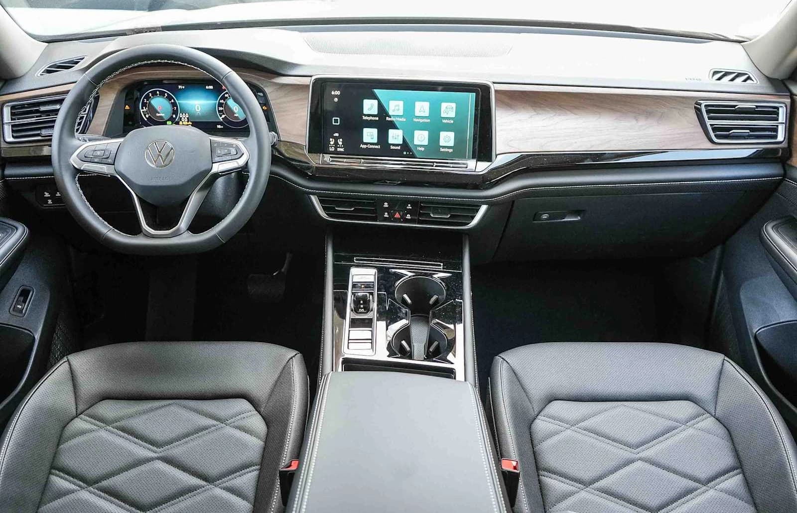Volkswagen Atlas 2.0T SE w/Technology 4MOTION 2026 — side view
