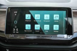 Volkswagen Atlas 2.0T SE w/Technology 4MOTION 2026 — side view