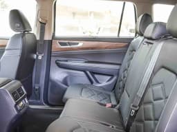 Volkswagen Atlas 2.0T SE w/Technology 4MOTION 2026 — side view