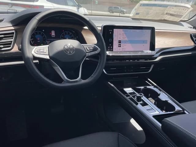 Volkswagen Atlas 2.0T SE w/Technology 4MOTION 2026 — side view