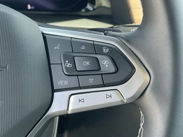 Volkswagen Atlas 2.0T SE w/Technology 4MOTION 2026 — side view
