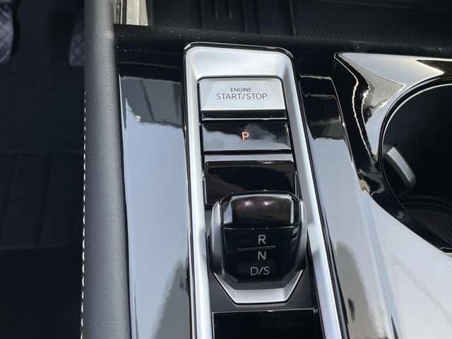 Volkswagen Atlas 2.0T SE w/Technology 4MOTION 2026 — side view