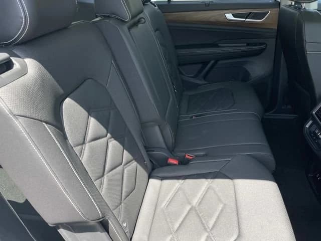 Volkswagen Atlas 2.0T SE w/Technology 4MOTION 2026 — side view