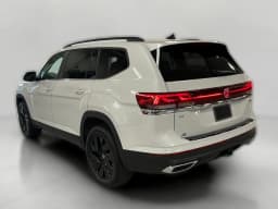 Volkswagen Atlas 2.0T SE w/Technology 4MOTION 2026 — side view