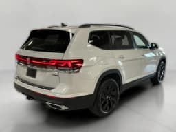 Volkswagen Atlas 2.0T SE w/Technology 4MOTION 2026 — side view