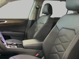Volkswagen Atlas 2.0T SE w/Technology 4MOTION 2026 — side view