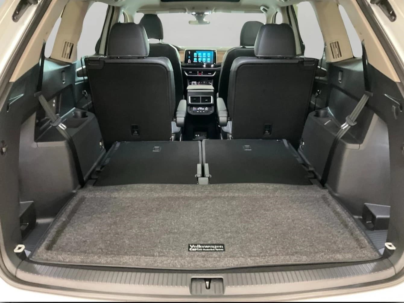 Volkswagen Atlas 2.0T SE w/Technology 4MOTION 2026 — side view