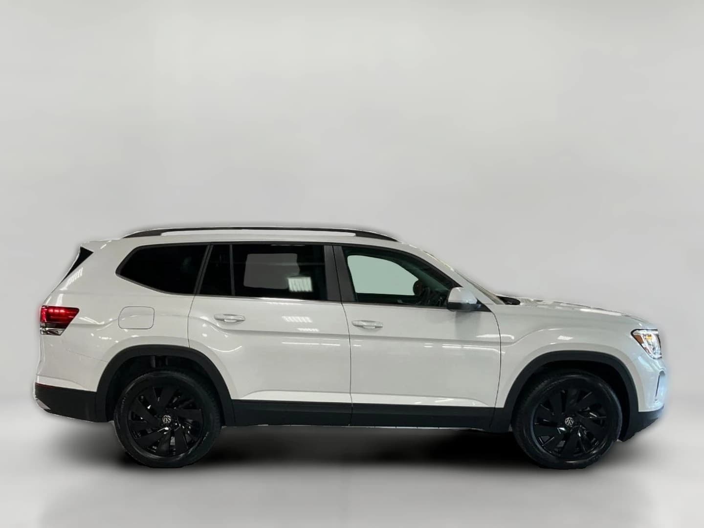 Volkswagen Atlas 2.0T SE w/Technology 4MOTION 2026 — side view