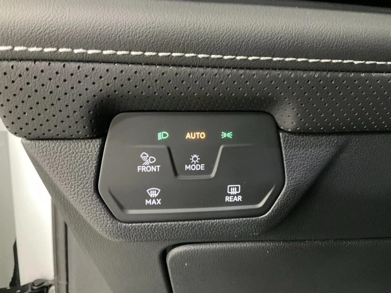 Volkswagen Atlas 2.0T SE w/Technology 4MOTION 2026 — side view