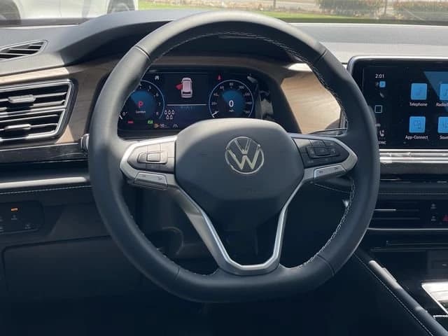 Volkswagen Atlas 2.0T SE w/Technology 4MOTION 2026 — side view