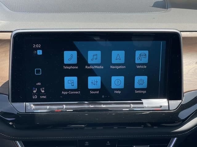 Volkswagen Atlas 2.0T SE w/Technology 4MOTION 2026 — side view