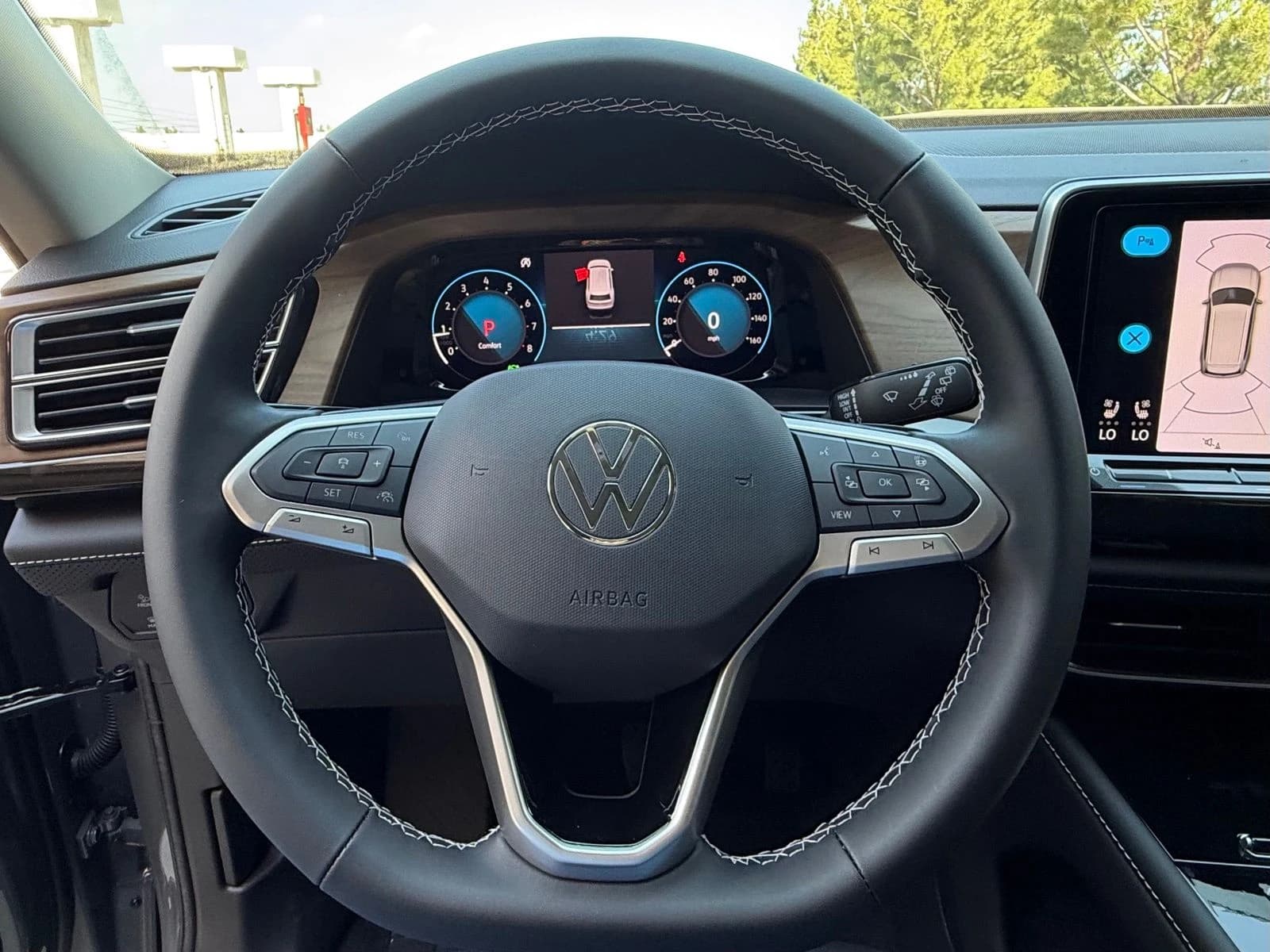 Volkswagen Atlas 2.0T SE w/Technology 4MOTION 2026 — side view
