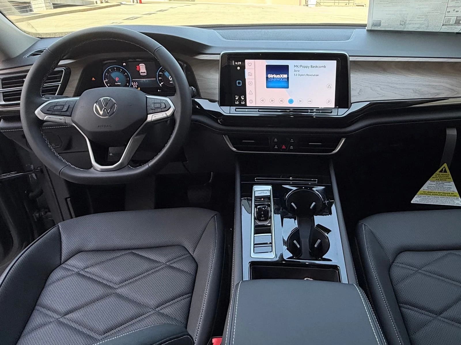 Volkswagen Atlas 2.0T SE w/Technology 4MOTION 2026 — side view