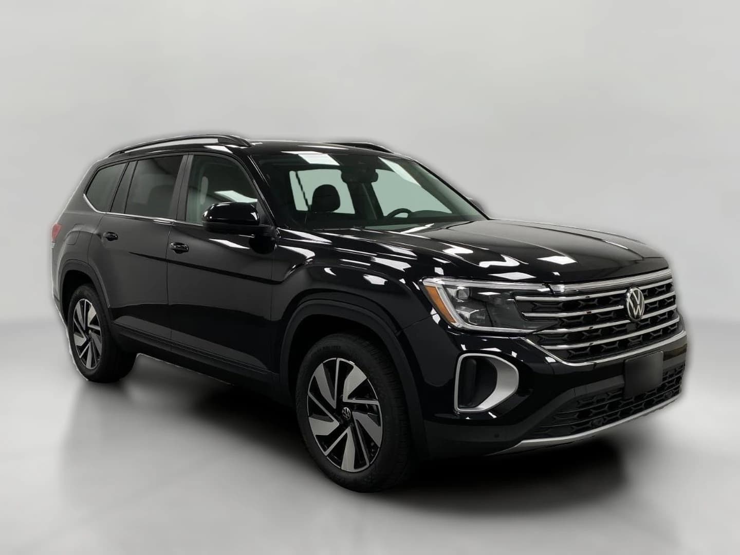 Volkswagen Atlas 2.0T SE w/Technology 4MOTION 2026 — side view