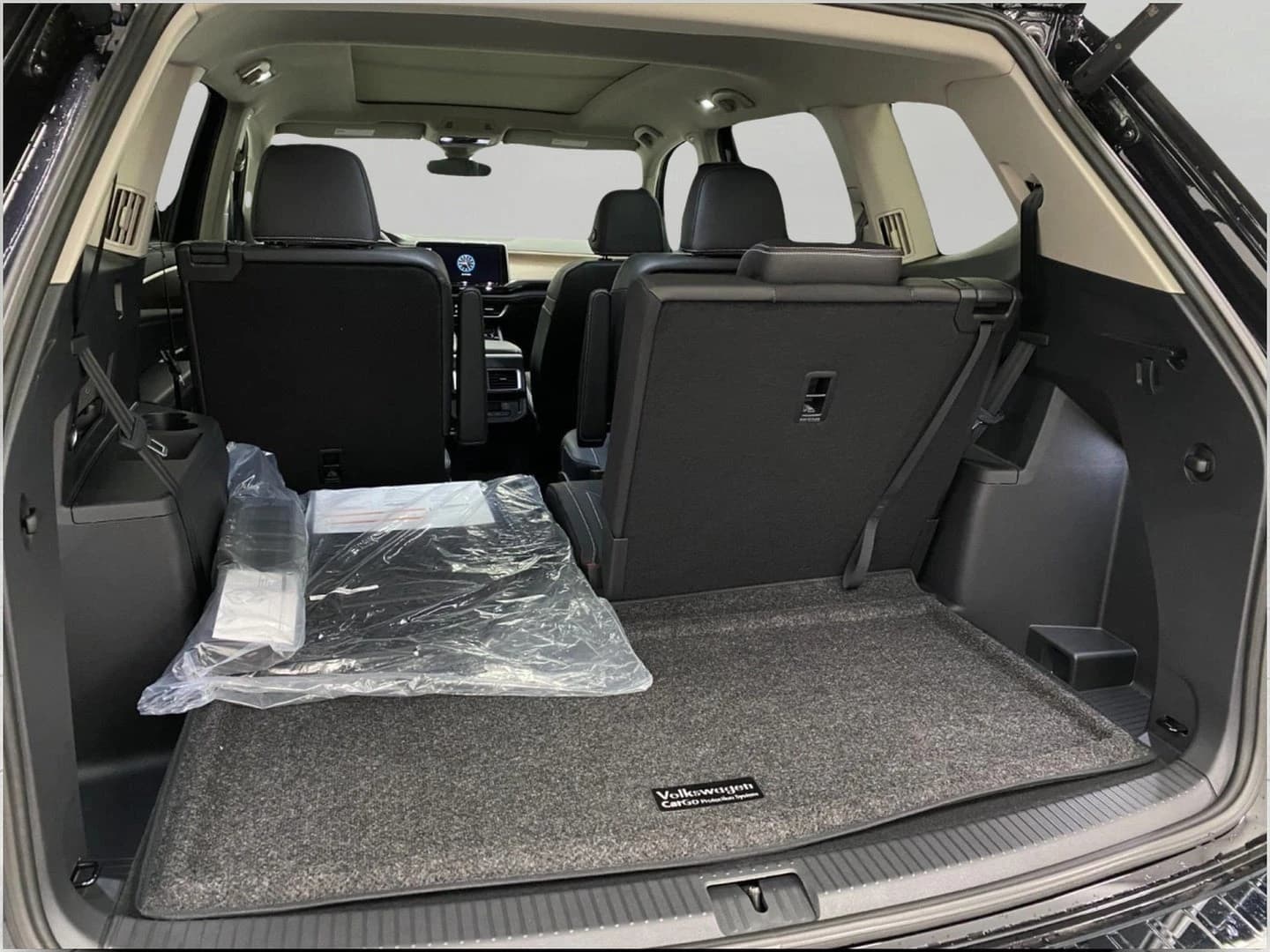 Volkswagen Atlas 2.0T SE w/Technology 4MOTION 2026 — side view